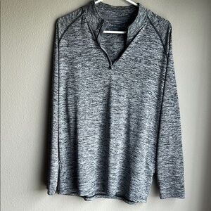 Under Armour Heathered Lightweight Gray Long Sleeve Shirt
